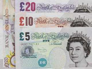 Illustration for article titled Euromoneys are so colorful, like Monopoly money
